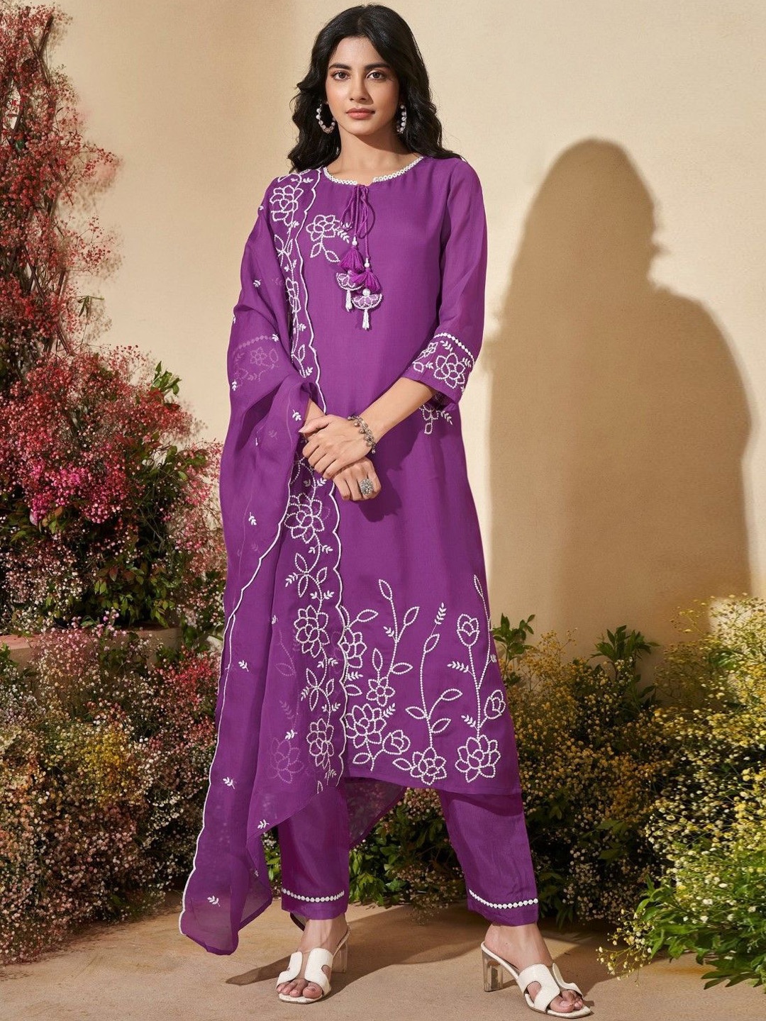 

AUTUMN LANE Floral Embroidered Thread Work Straight Kurta with Palazzo & Dupatta, Purple