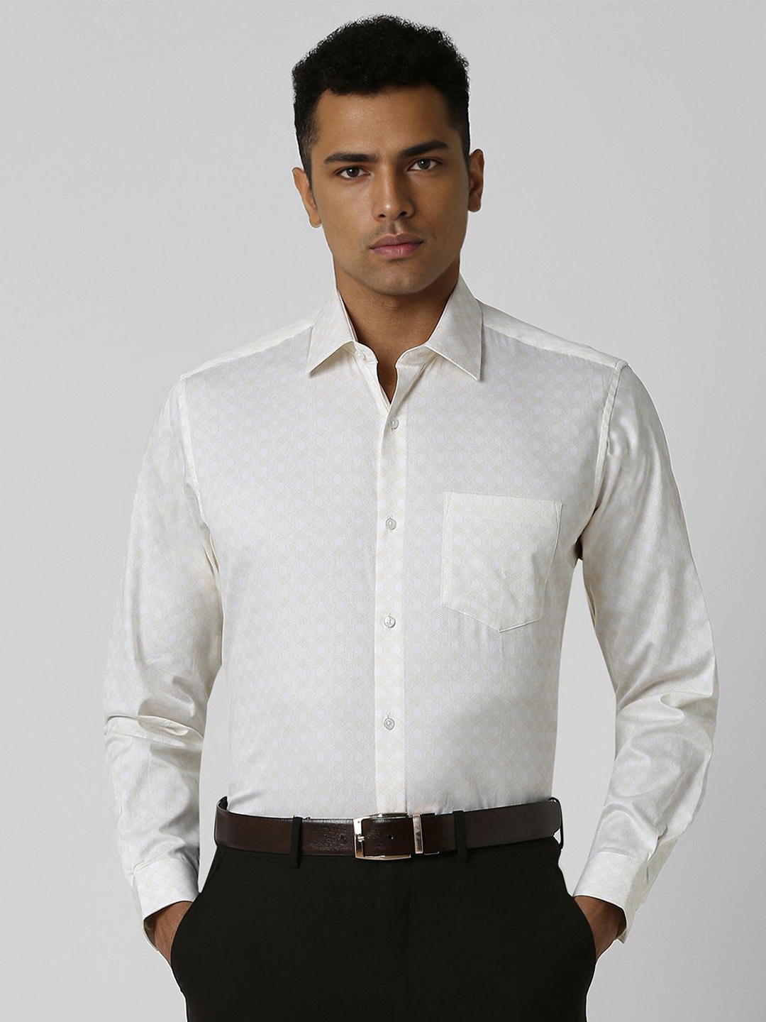 

Van Heusen Men Spread Collar Geometric Printed Cotton Slim Fit Formal Shirt, White