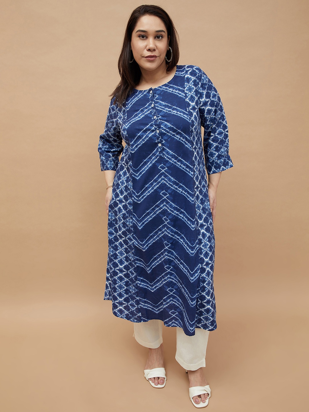 

Moiree by Lifestyle Women Printed Flared Sleeves Kurta, Violet