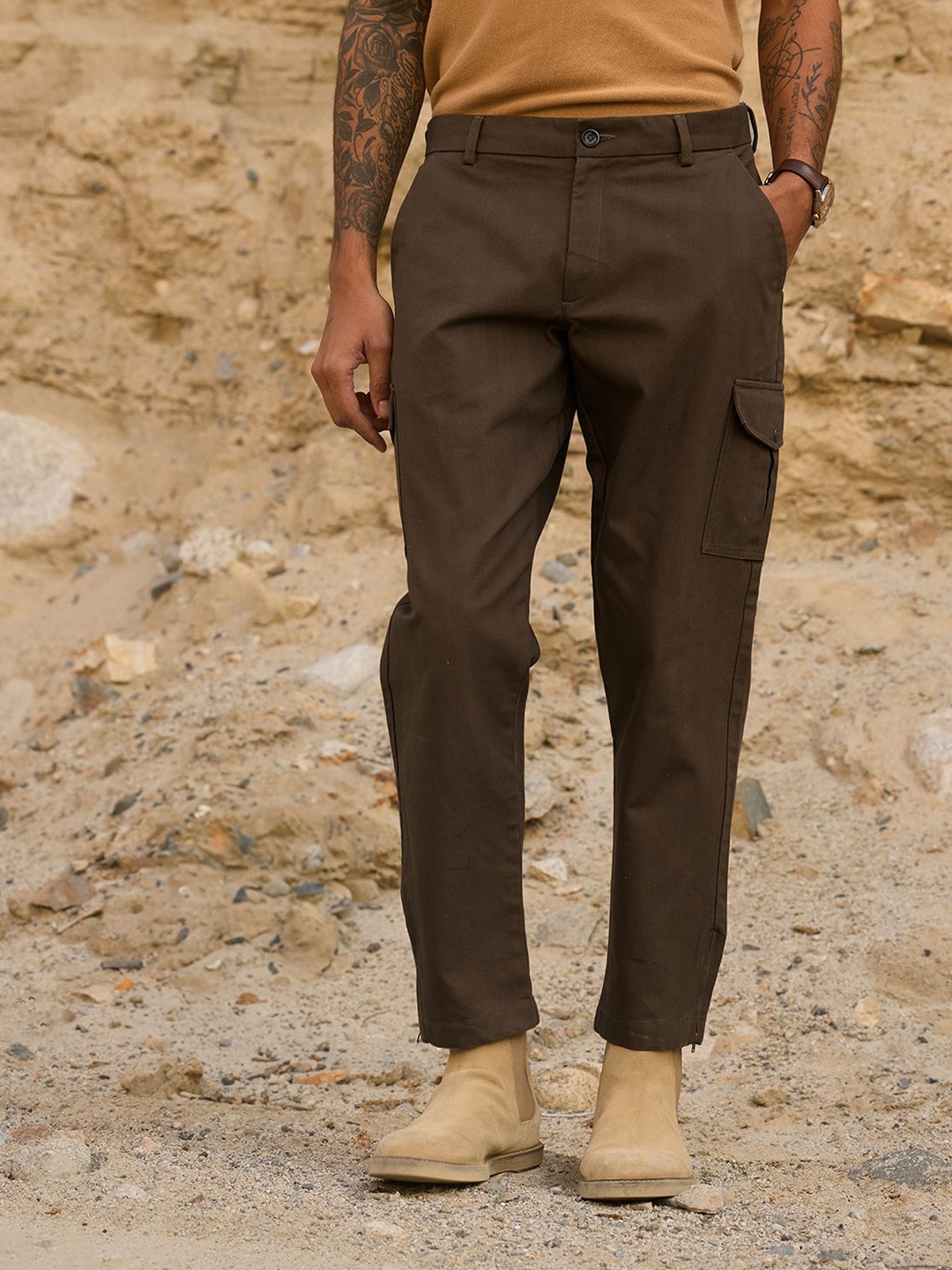 

Andamen Men Woven Regular Fit Cargo, Brown