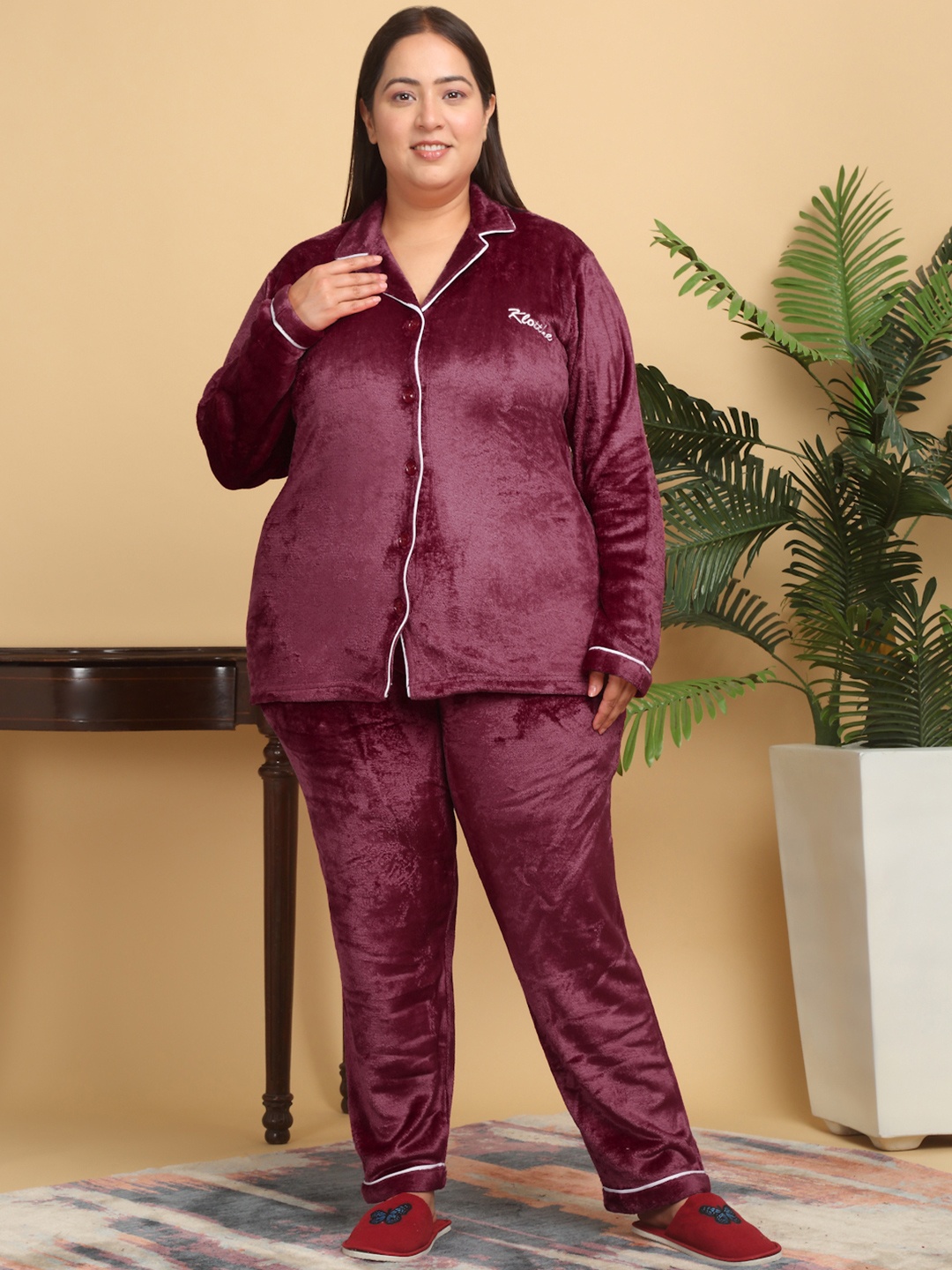 

KLOTTHE Women Solid Night suit, Maroon