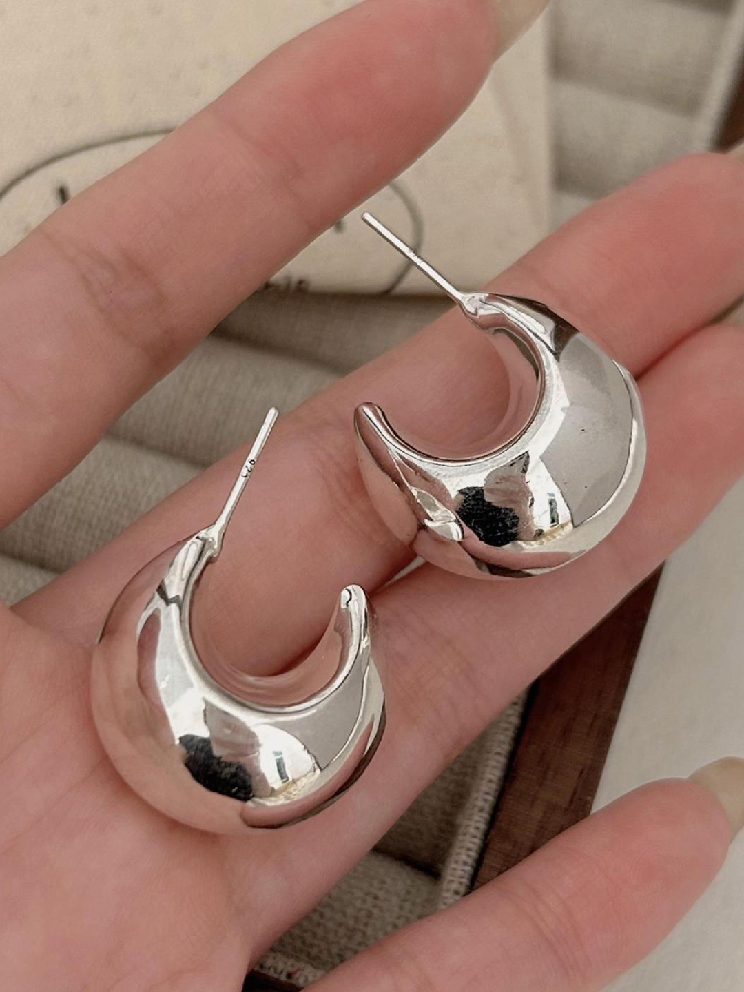

KRENOZ Silver-Plated Classic Studs