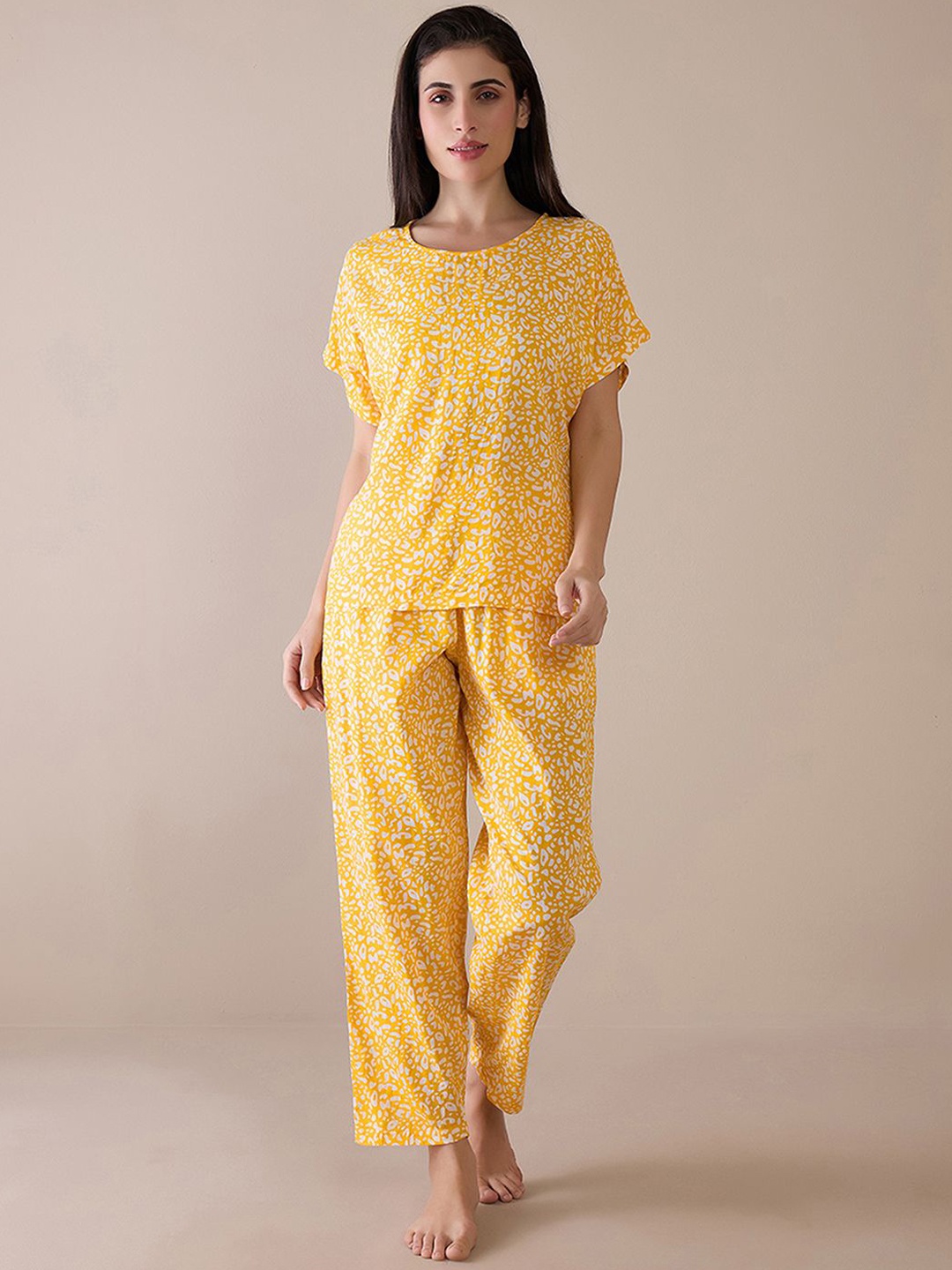 

Clovia Women Abstract Printed Night suit, Yellow