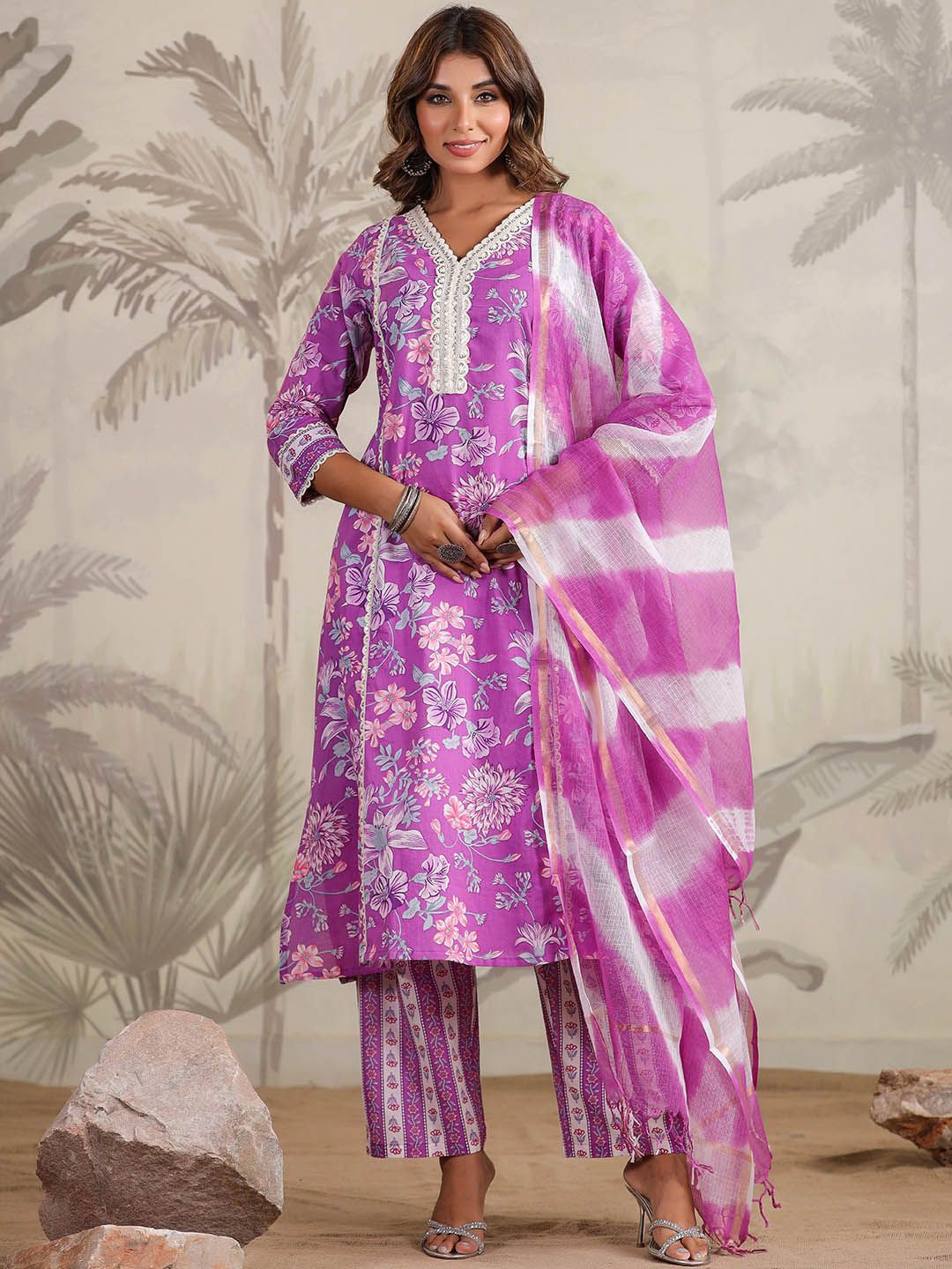 

Meena Bazaar Floral Printed Thread Work Kurta with Trousers & Dupatta, Purple