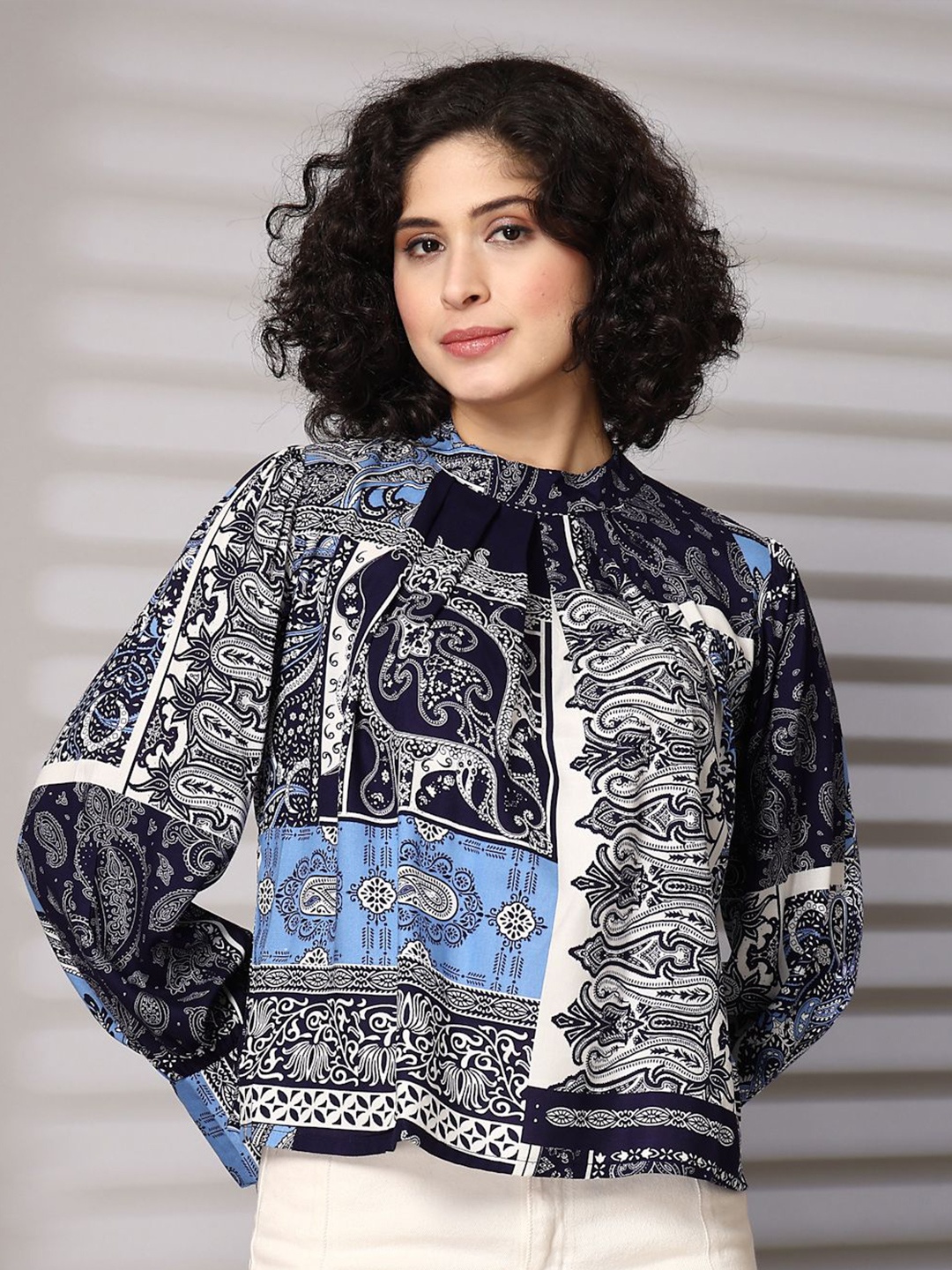 

plusS Women Abstract Printed Round Neck Top, Blue