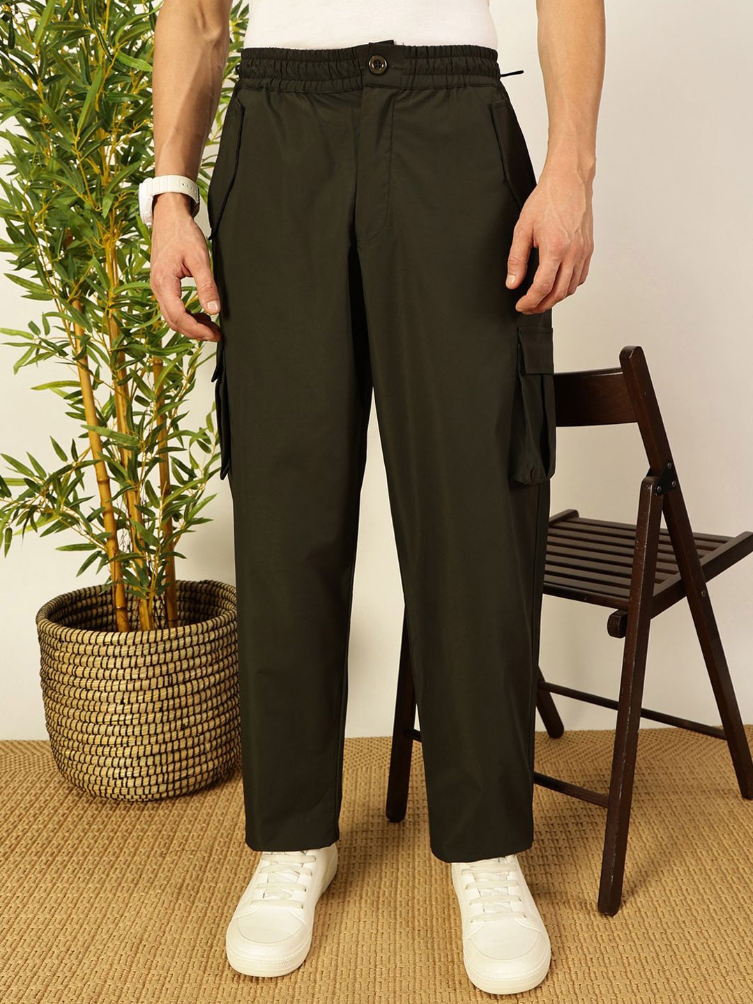 

Thomas Scott Men Smart Loose Fit Mid-Rise Easy Wash Cotton Cargos Trousers, Olive