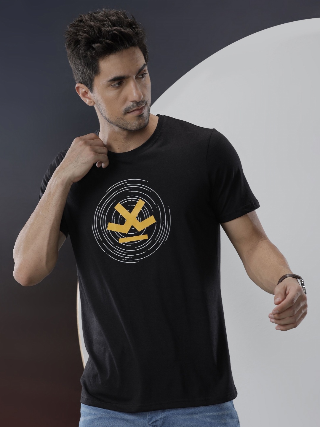 

WROGN Men Graphic Printed Round Neck Pure Cotton T-shirt, Black