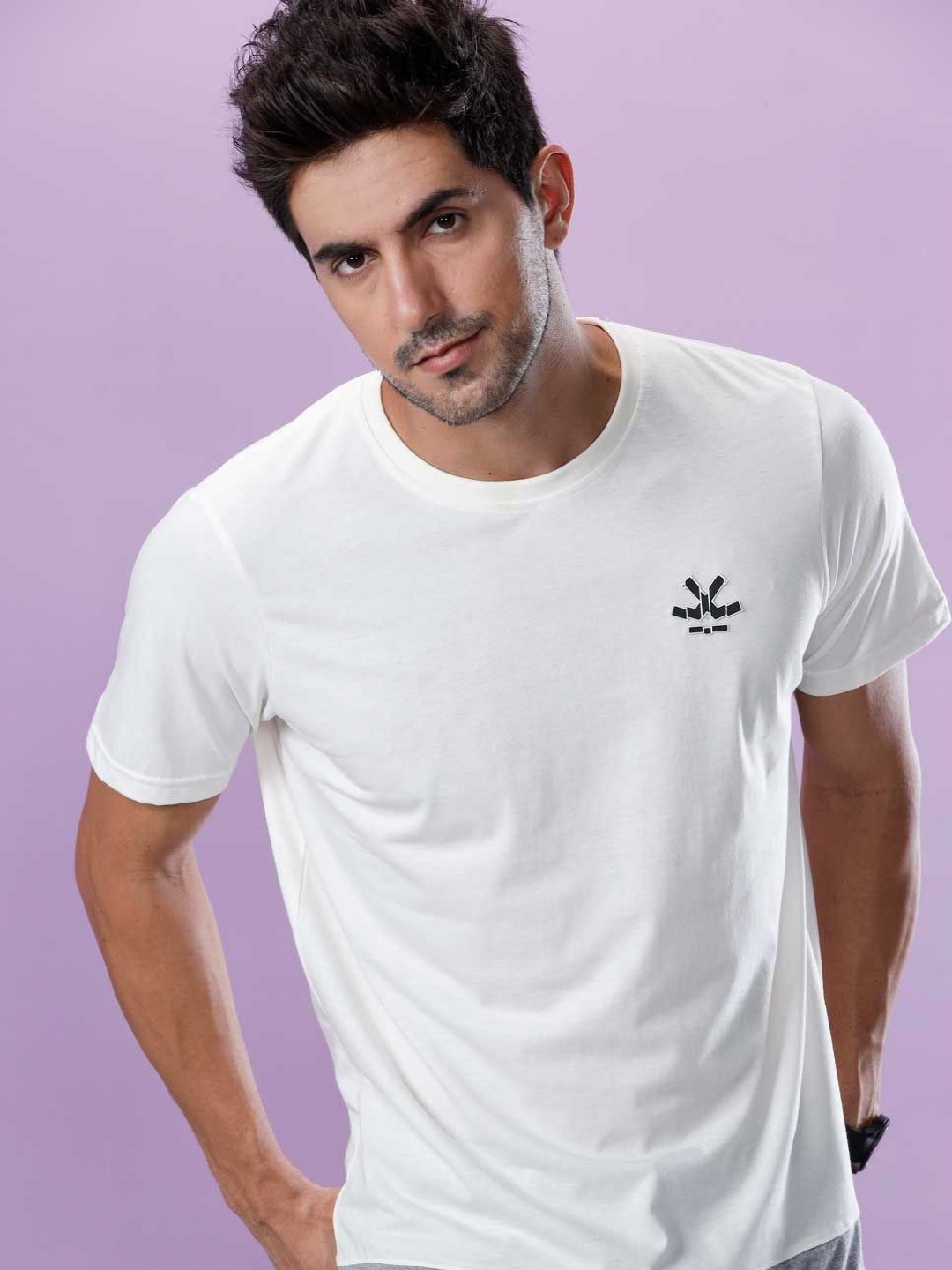 

WROGN Men Solid Round Neck Pure Cotton T-shirt, White