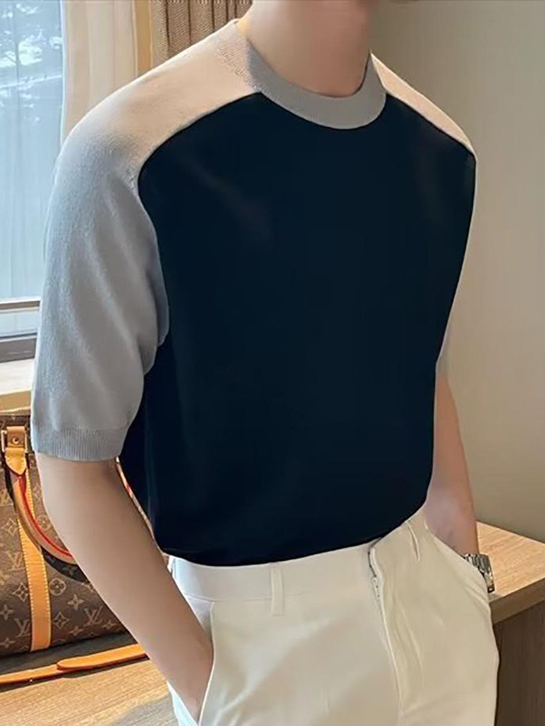 

StyleCast x Revolte Men Colourblocked Round Neck T-shirt, Black