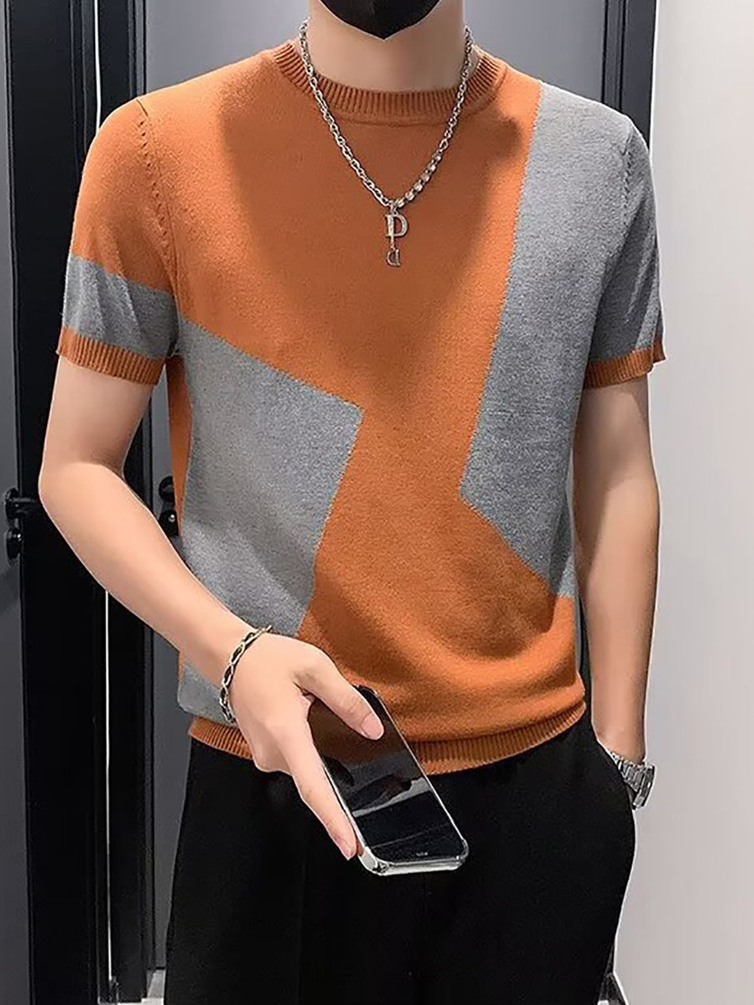 

StyleCast x Revolte Men Colourblocked Round Neck T-shirt, Orange