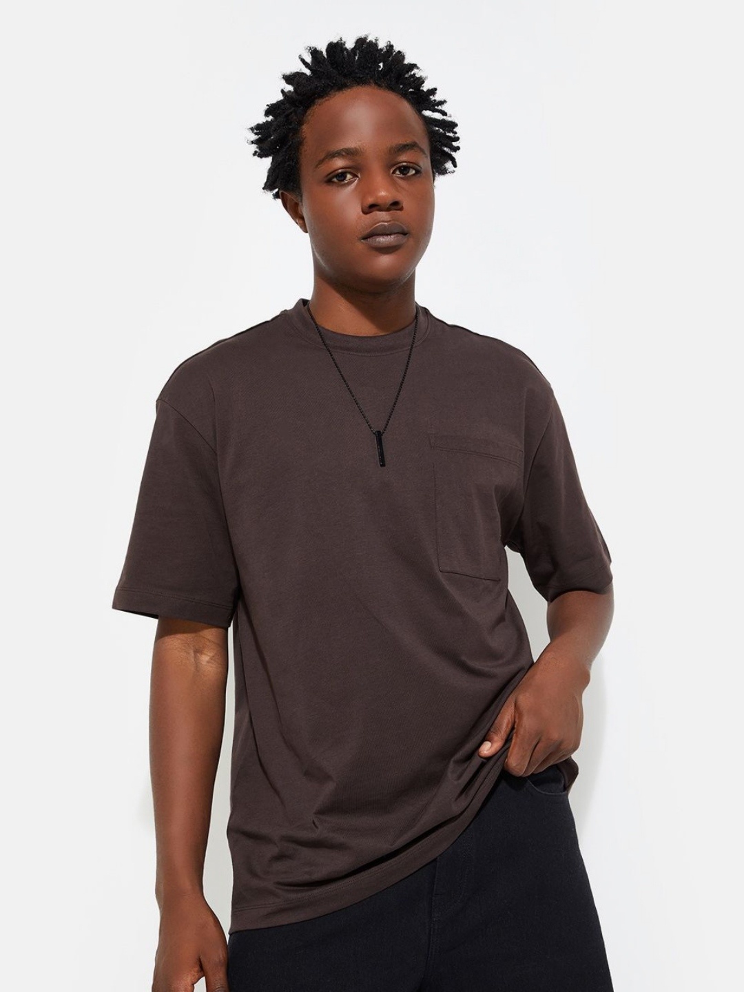 

Max URB_N Men Oversized Solid T-shirt, Brown