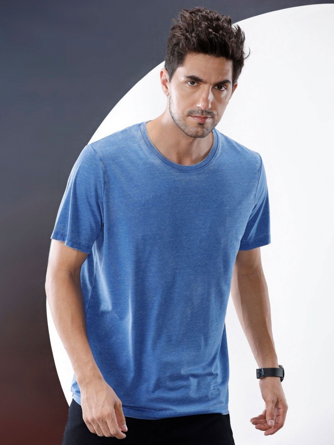 

WROGN Men Solid Round Neck Cotton T-shirt, Blue