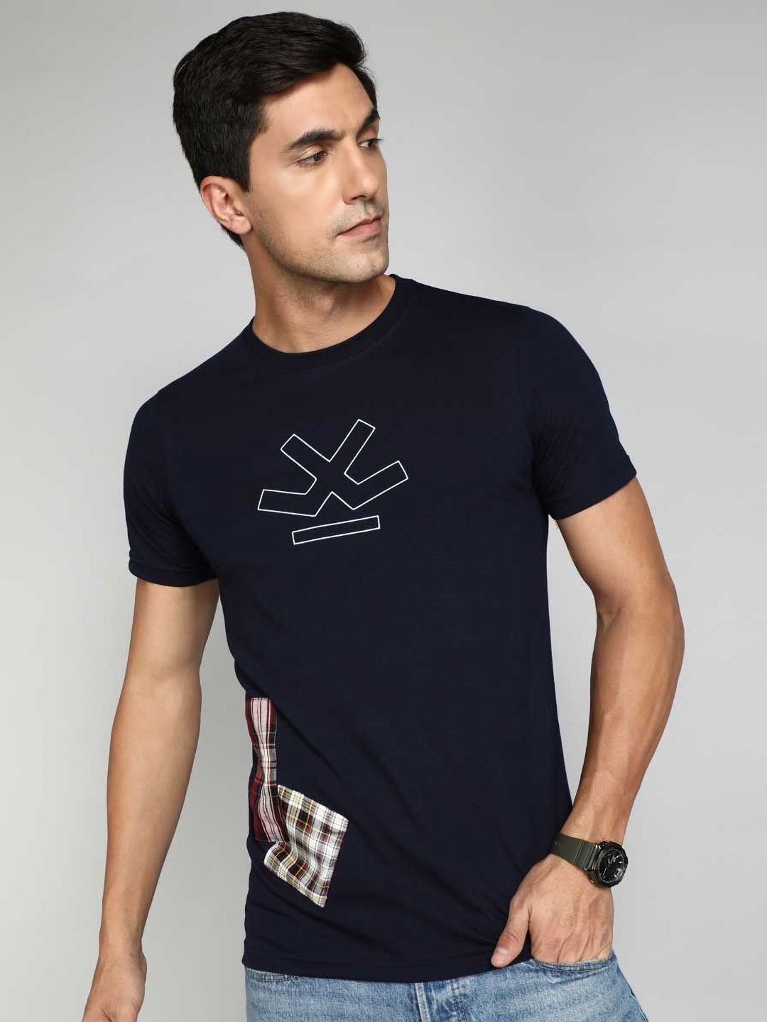 

WROGN Men Graphic Printed Round Neck Cotton T-shirt, Black