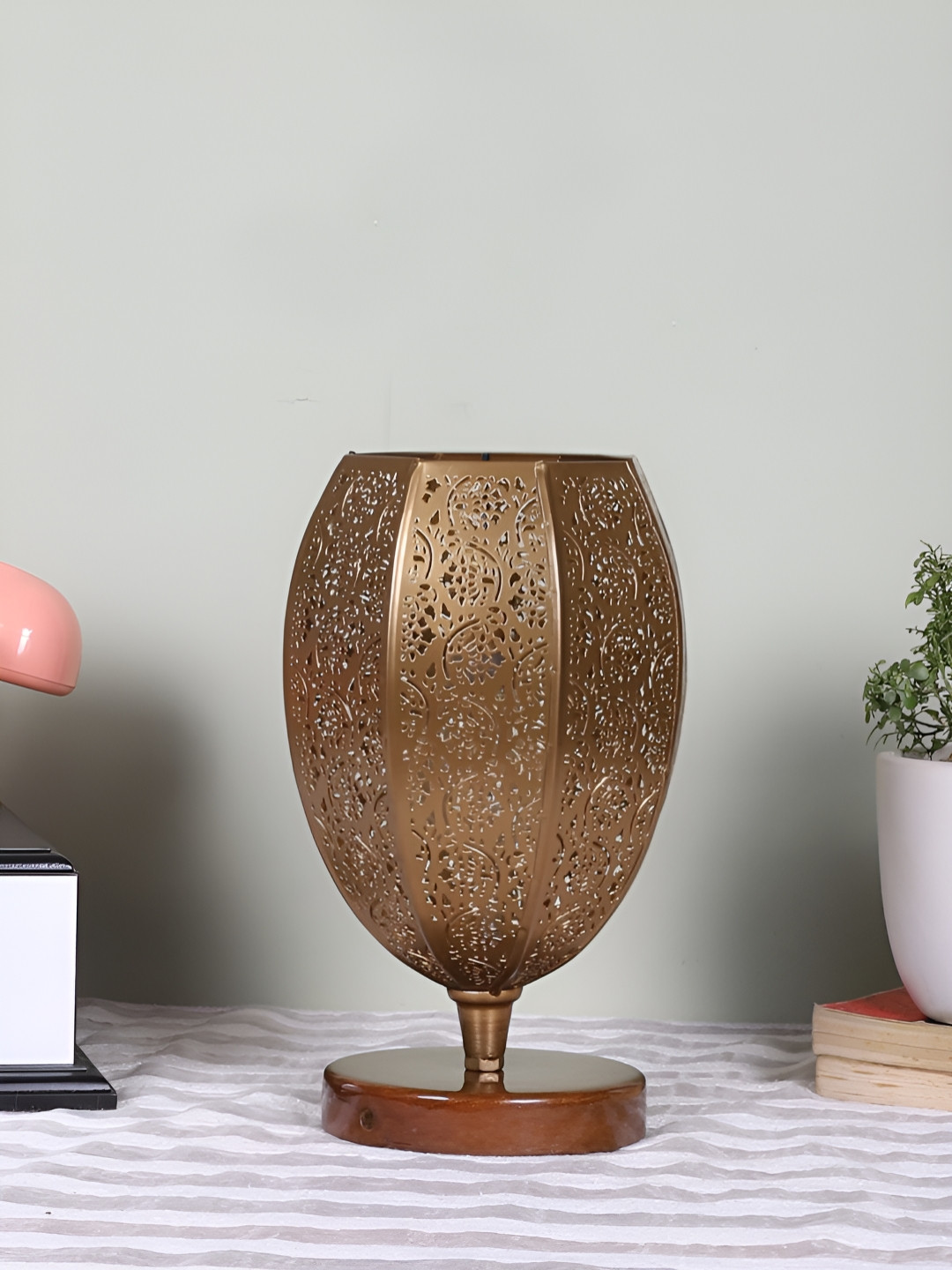 

Devansh Brown Textured Metal Traditional Semi-Sphere Table Lamp