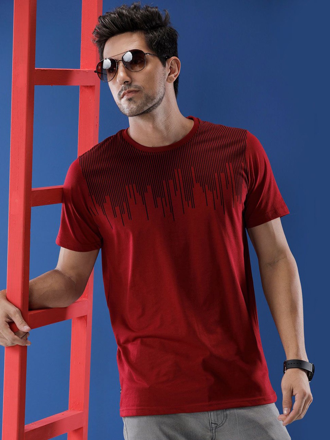 

WROGN Men Striped Round Neck Pure Cotton T-shirt, Red