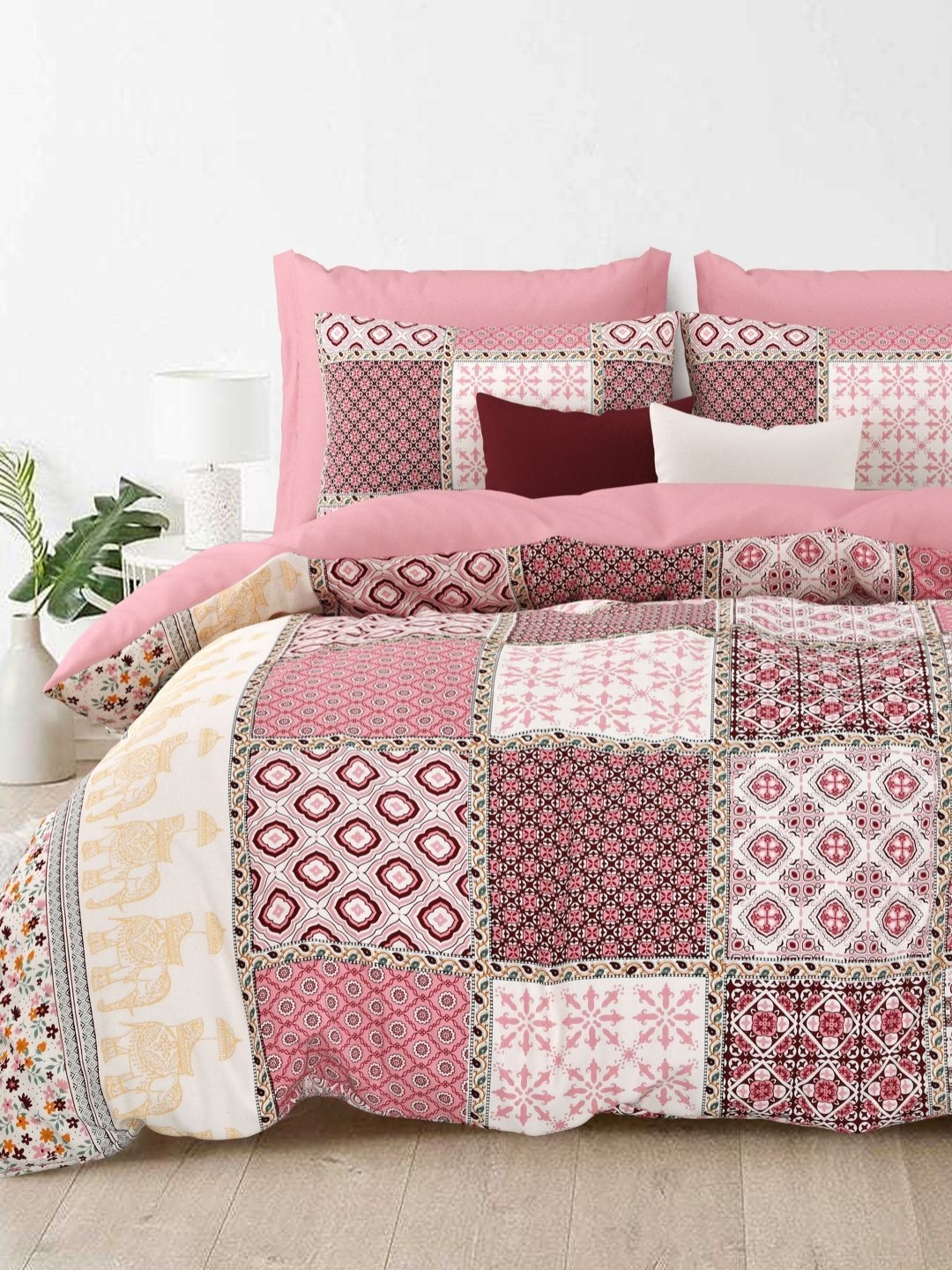 

Varde Pink & White Printed 210 TC Pure Cotton Queen Bedsheet with 2 Pillow Covers 2 x 2mt