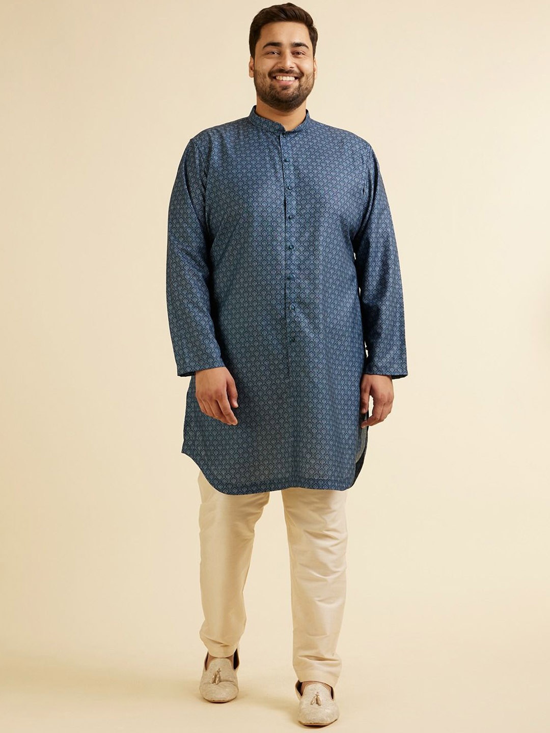 

Manyavar Plus Size Floral Printed Mandarin Collar Straight Kurta, Blue