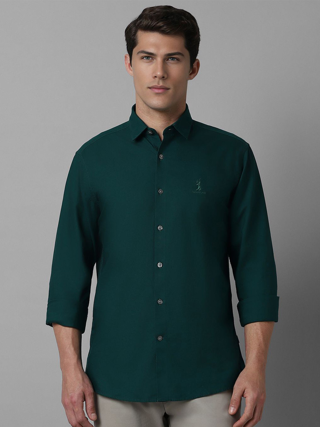 

Louis Philippe Sport Men Spread Collar Solid Cotton Slim Fit Casual Shirt, Green