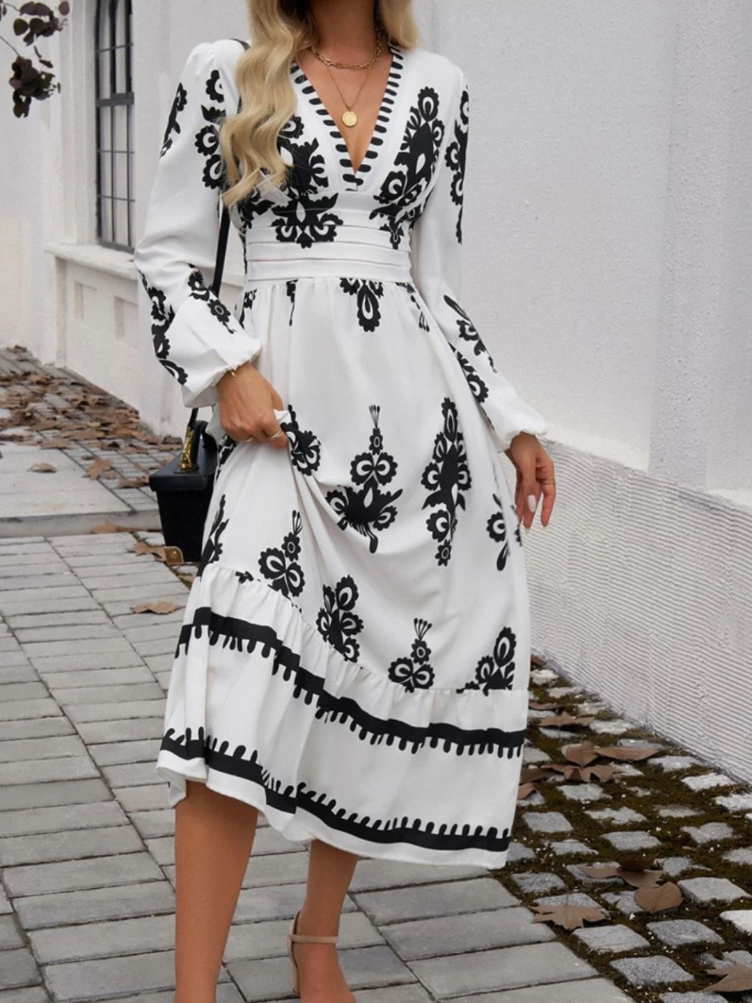 

KPOP Ethnic Motifs Print Long Puff Sleeve A-Line Midi Dress, White