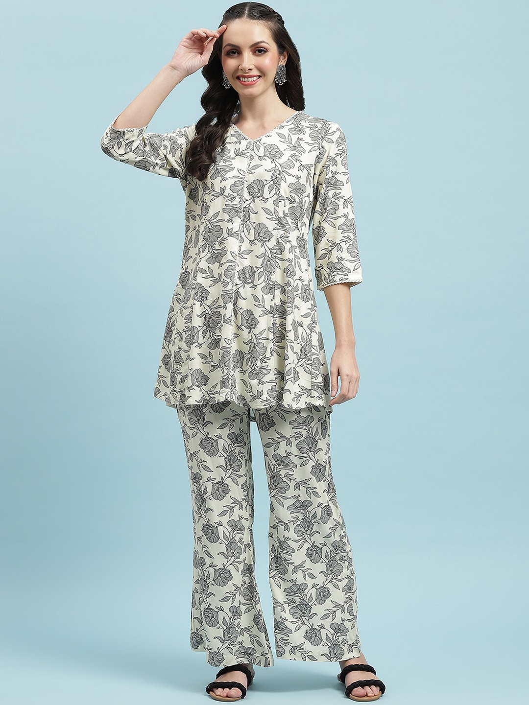 

Shree Floral Printed V Neck Tunic With Trousers, Grey