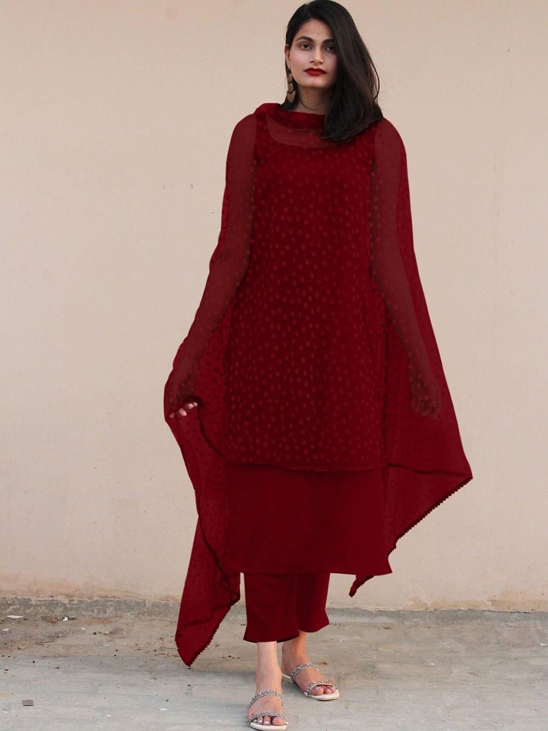 

Aika Round Neck Regular Cotton Silk Straight Kurta with Trousers & Dupatta, Maroon