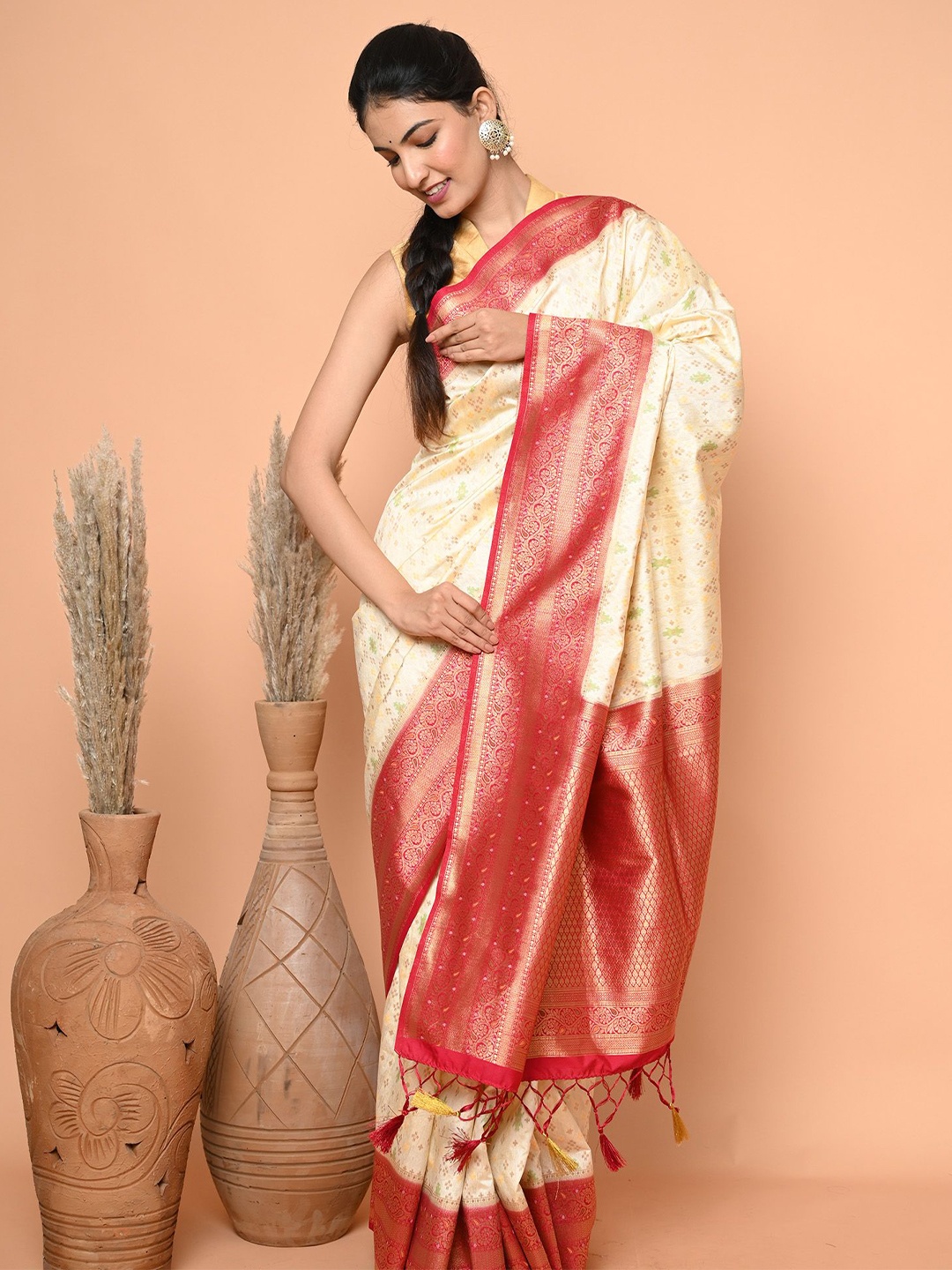 

BEATITUDE Woven Design Festive Saree, Cream