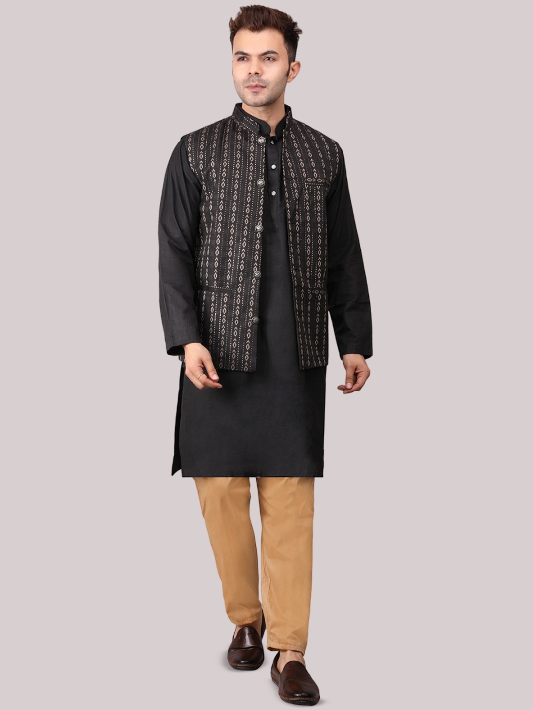 

Voniry Mandarin Collar Jacquard Straight Kurta With Pyjamas & Jacket, Black