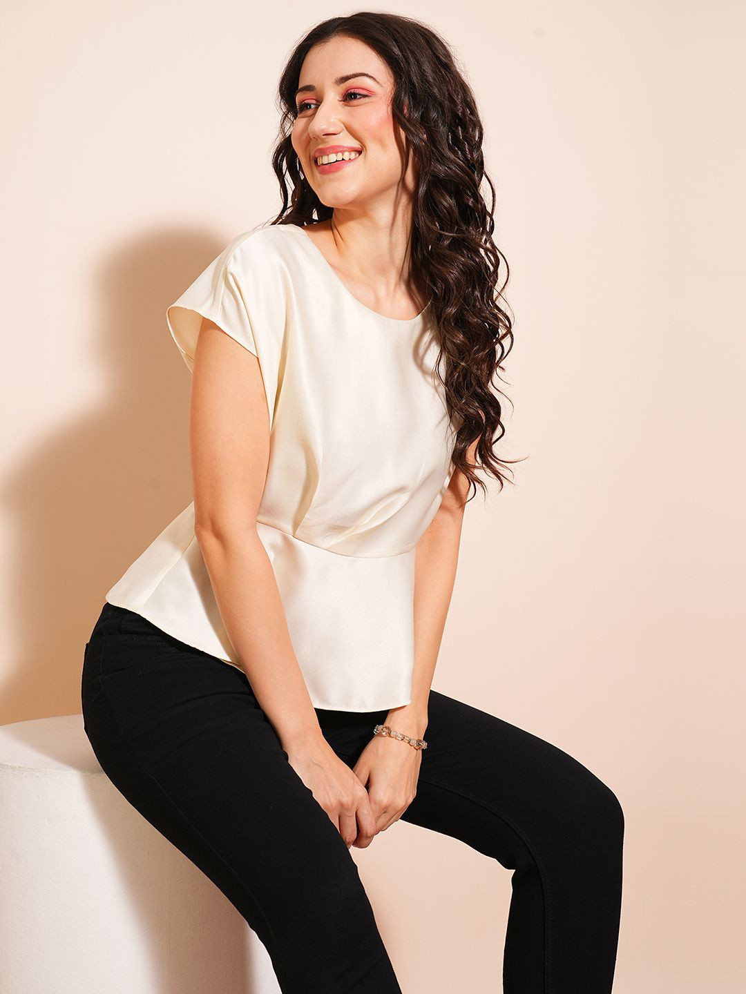 

Globus Women Solid Round Neck Top, White