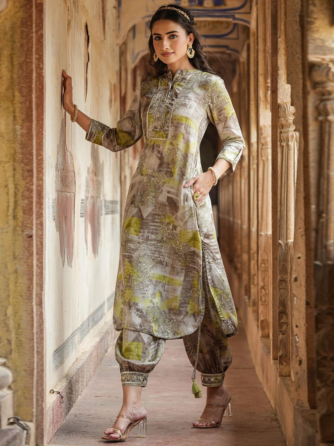 

SCAKHI Printed Satin Tunic With Trousers, Grey