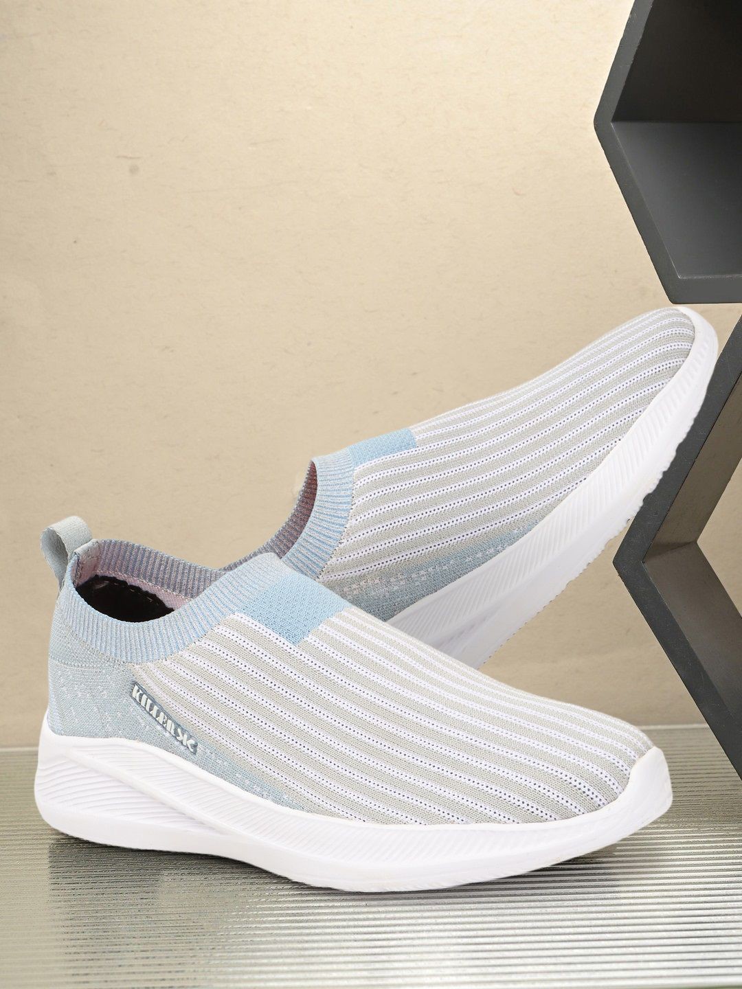 

Killer Men Textured Slip-On Sneakers, Grey
