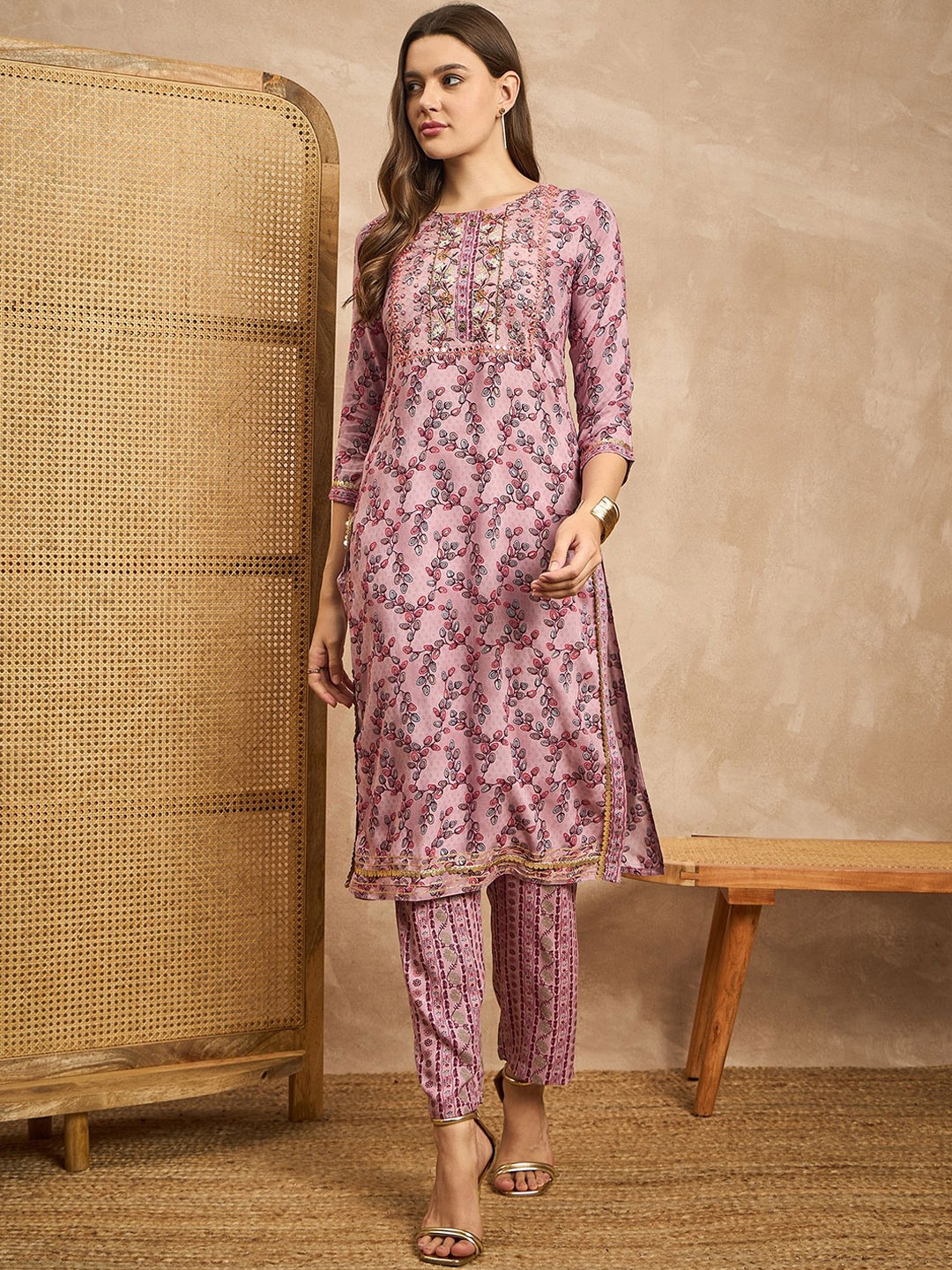 

all about you Lavender Floral Printed Round Neck Straight Kurta with Trousers