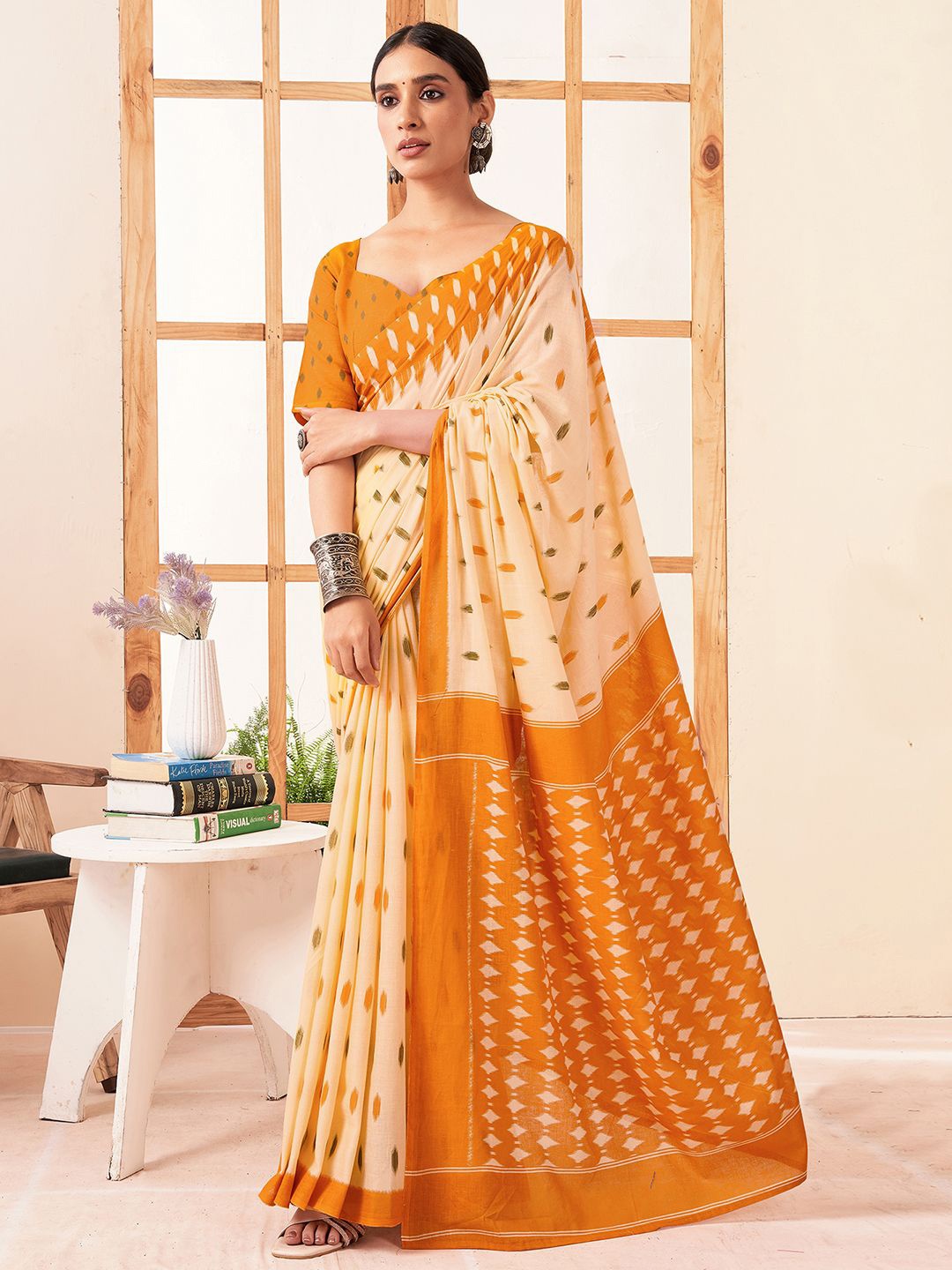 

Mitera Printed Pure Cotton Dabu Saree, Orange