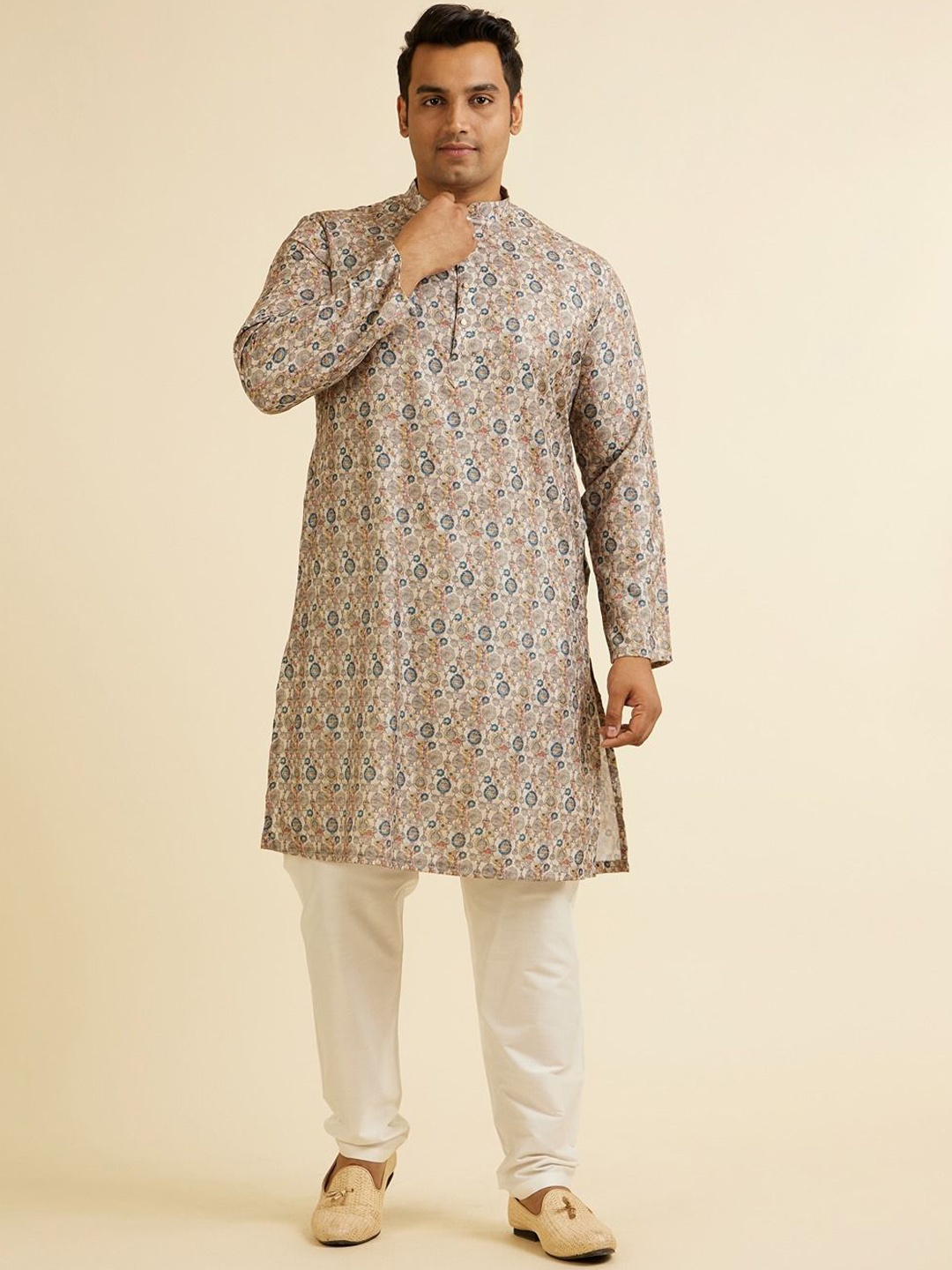 

Manyavar Plus Size Floral Printed Mandarin Collar Straight Kurta, Beige