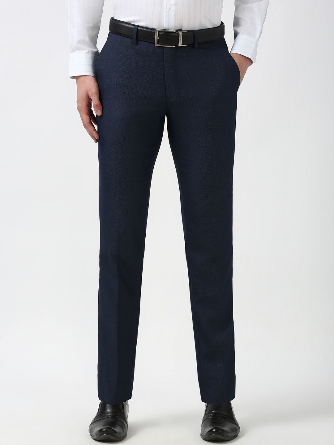 

Peter England Men Solid Slim Fit Trousers, Navy blue