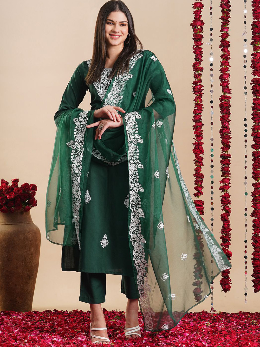 

KALINI Ethnic Motifs Embroidered Regular Straight Kurta with Trousers & Dupatta, Green