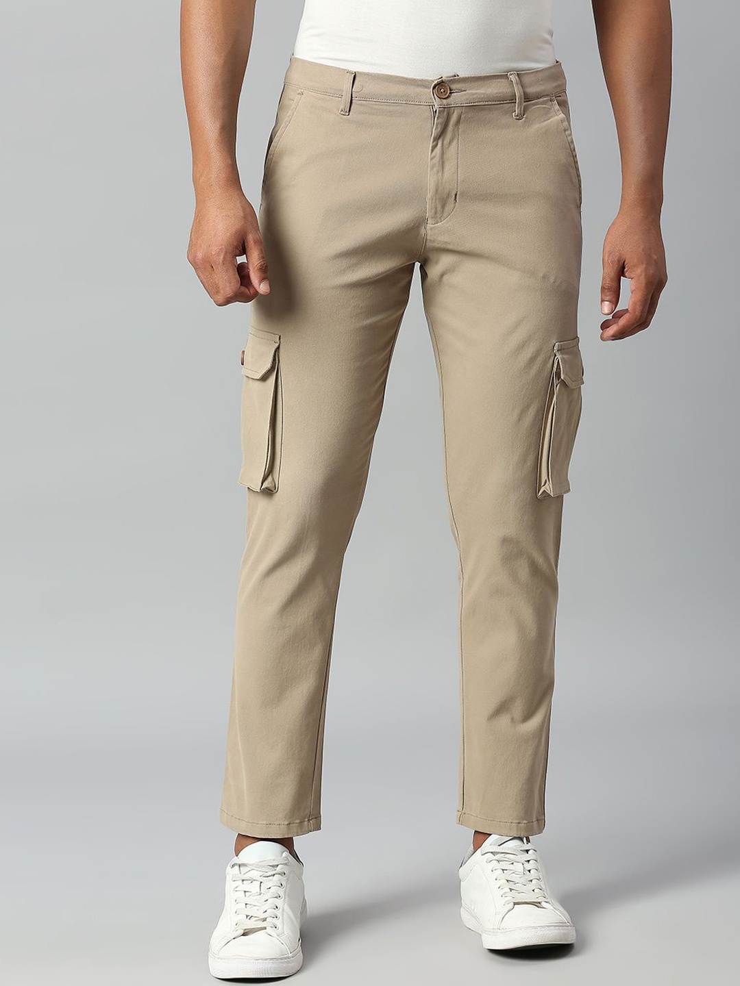 

Dennis Lingo Men Tapered Fit Solid Cotton Cargos Trousers, Camel brown