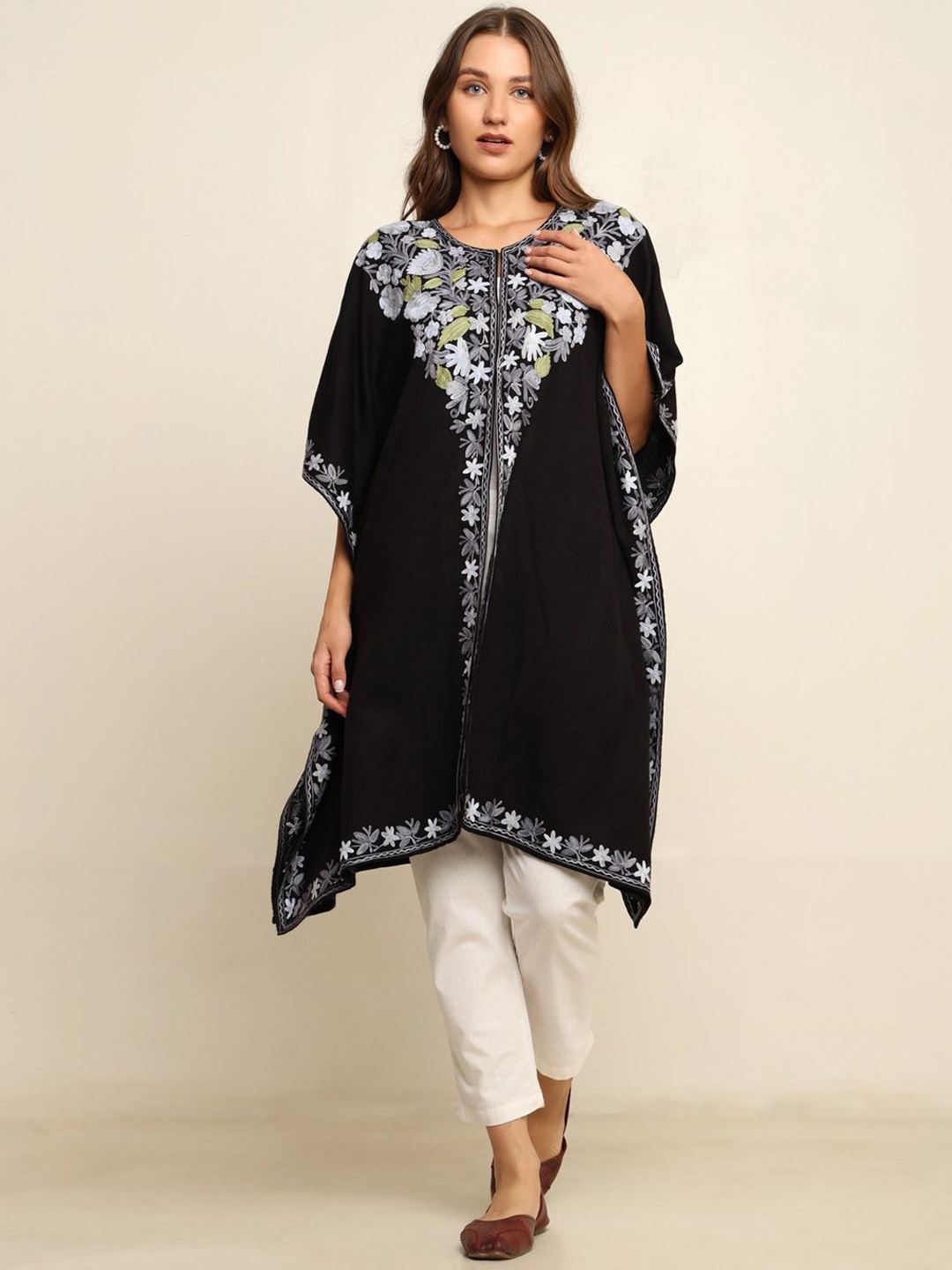 

CRAFTBAZAR Floral Embroidered Flared Sleeves Kaftan Kurta, Black