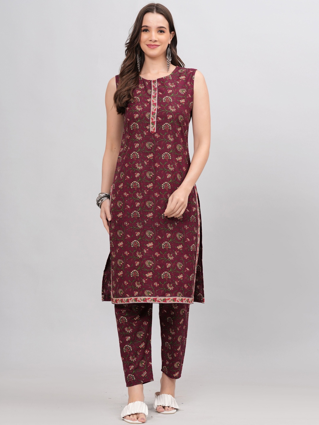 

MFGIVA Women Floral Printed Regular Pure Cotton Kurta with Trousers, Maroon