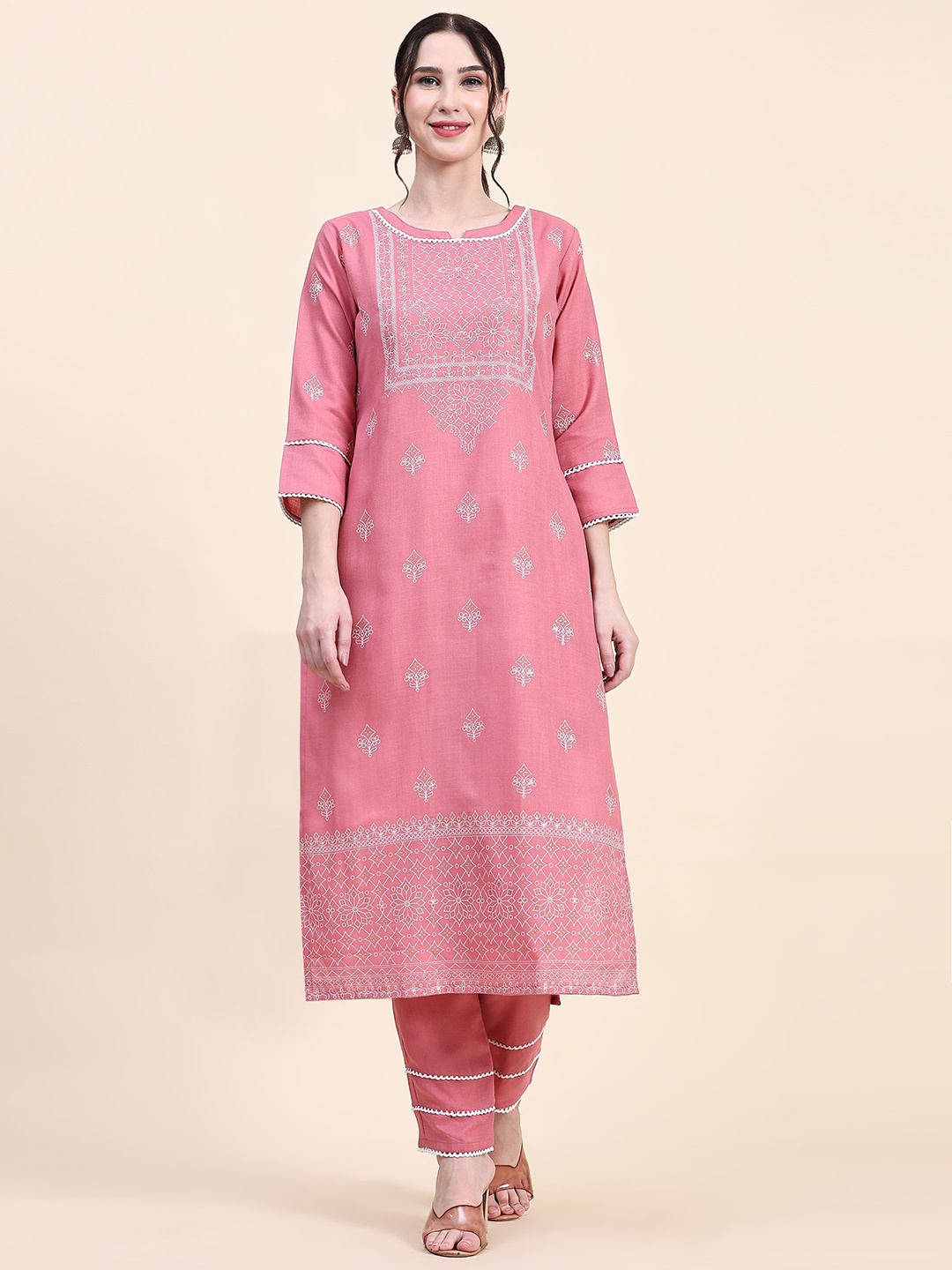 

Suha Ethnic Motifs Printed Thread Work Straight Kurta with Trousers, Pink