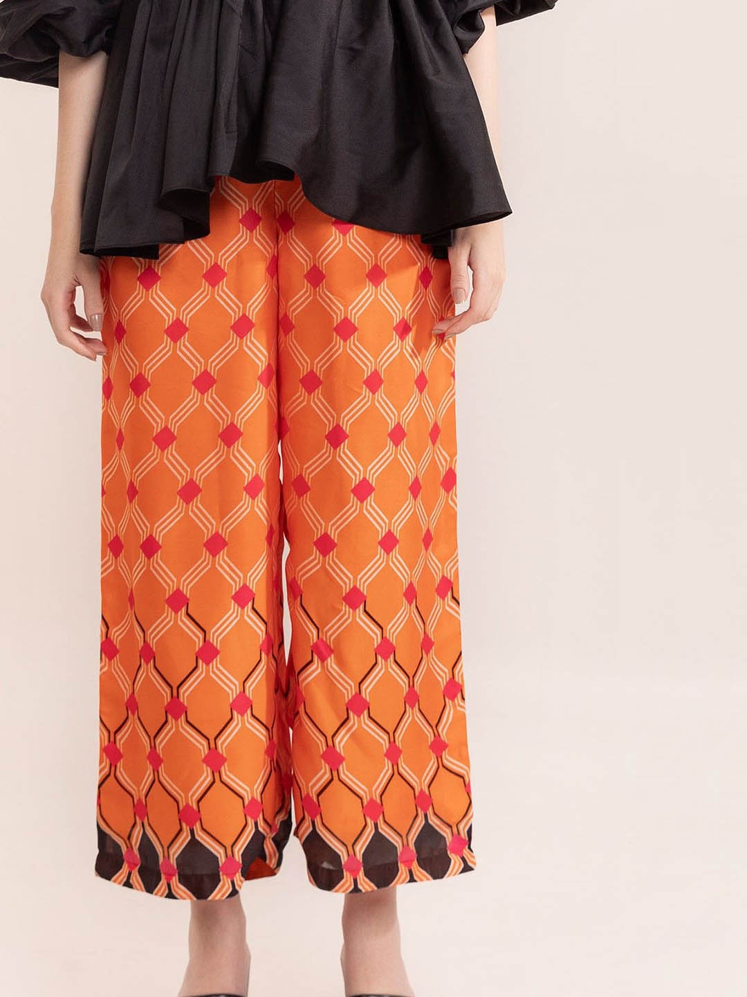 

KAORI BY SHREYA AGARWAL Women Printed Relaxed High-Rise Trousers, Orange