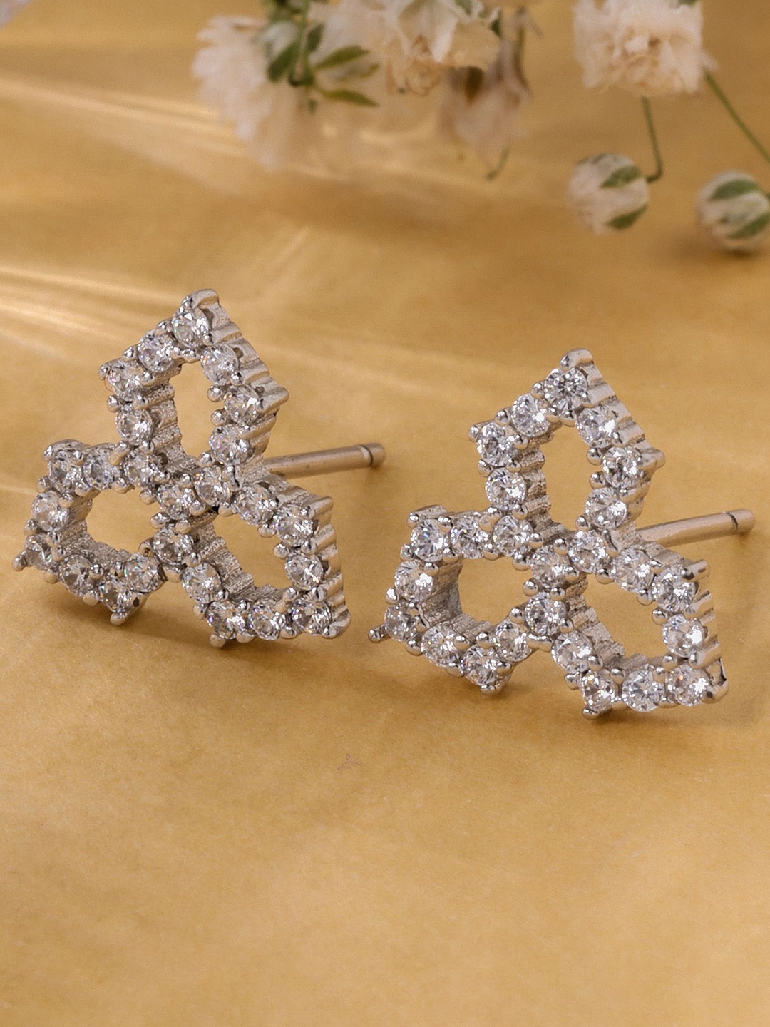 

DEESSA 925 Sterling Silver Rhodium-Plated Contemporary Three Petals Studs