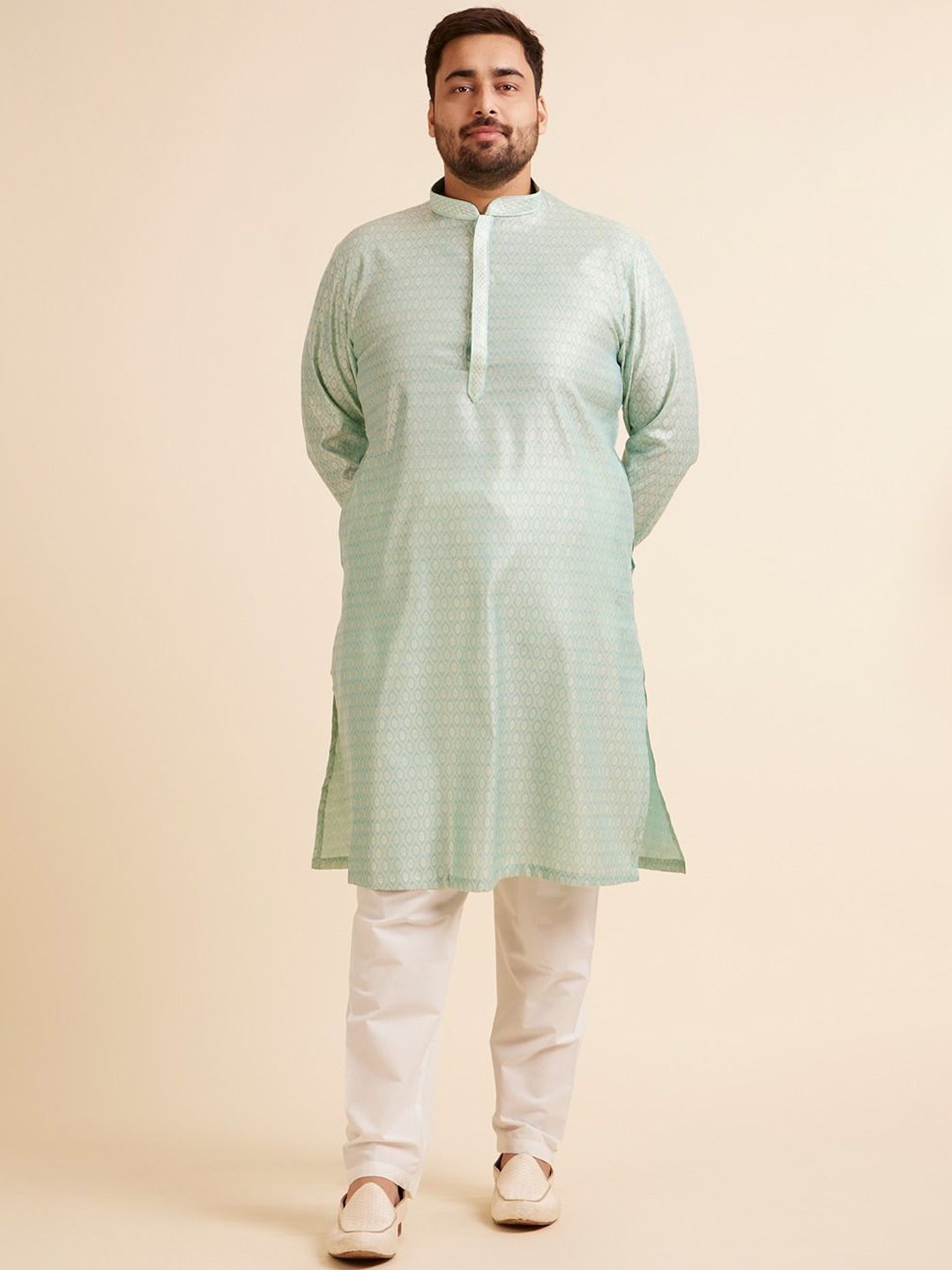 

Manyavar Plus Size Ethnic Motifs Woven Design Mandarin Collar Straight Kurta with Pyjamas, Sea green