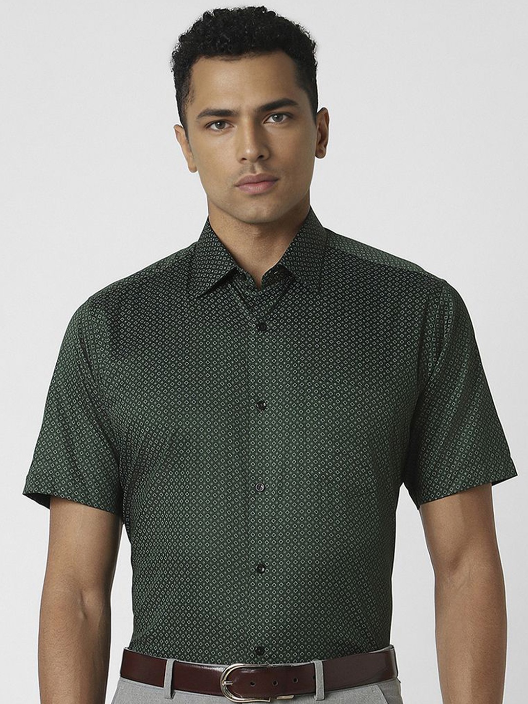 

Van Heusen Men Spread Collar Micro Ditsy Printed Cotton Party Shirt, Green