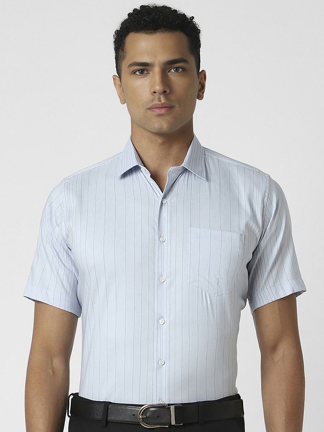 

Van Heusen Men Spread Collar Vertical Striped Cotton Slim Fit Formal Shirt, Blue