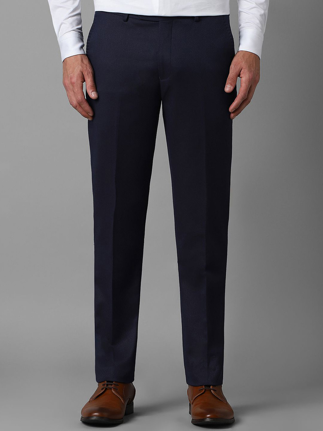 

Louis Philippe Men Solid Slim Fit Trousers, Navy blue