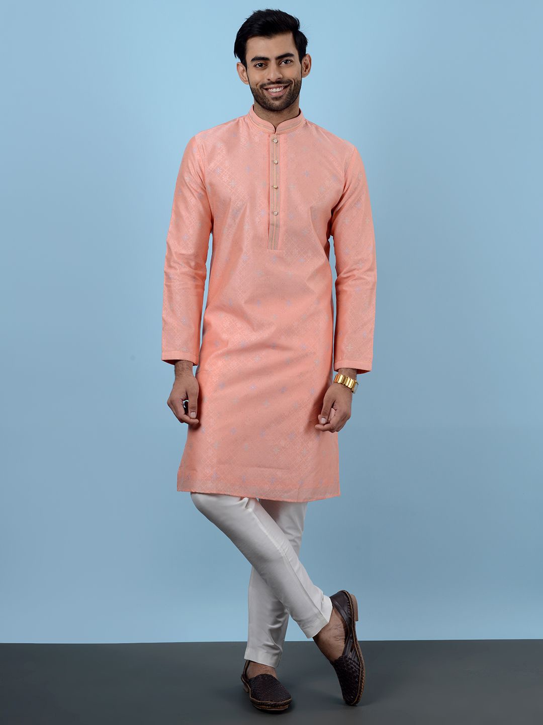 

azania Floral Woven Design Zari Mandarin Collar Kurta With Trousers, Peach