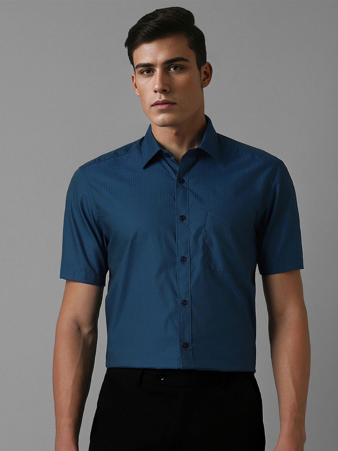 

Louis Philippe Men Spread Collar Micro Ditsy Printed Cotton Formal Shirt, Navy blue