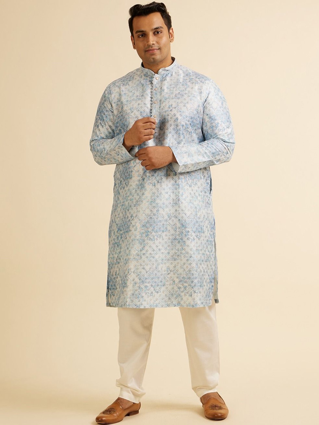 

Manyavar Plus Size Ethnic Motifs Printed Mandarin Collar Thread Work Kurta With Pyjama, Blue