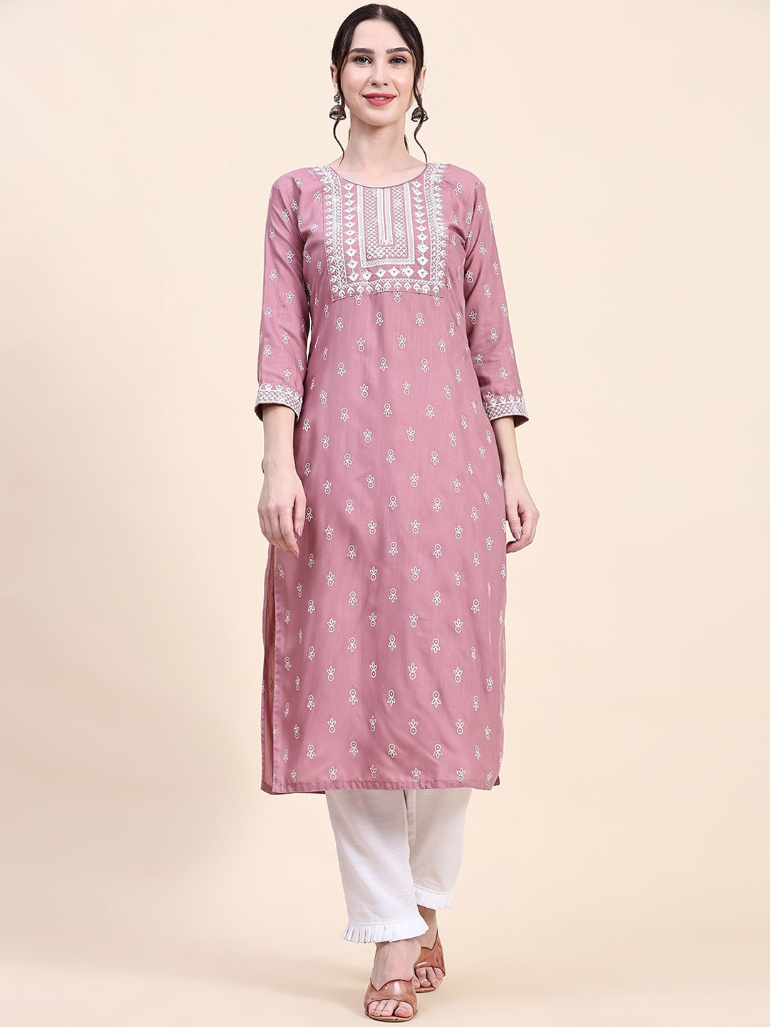 

Suha Ethnic Motifs Embroidered Thread Work Straight Kurta with Trousers, Pink