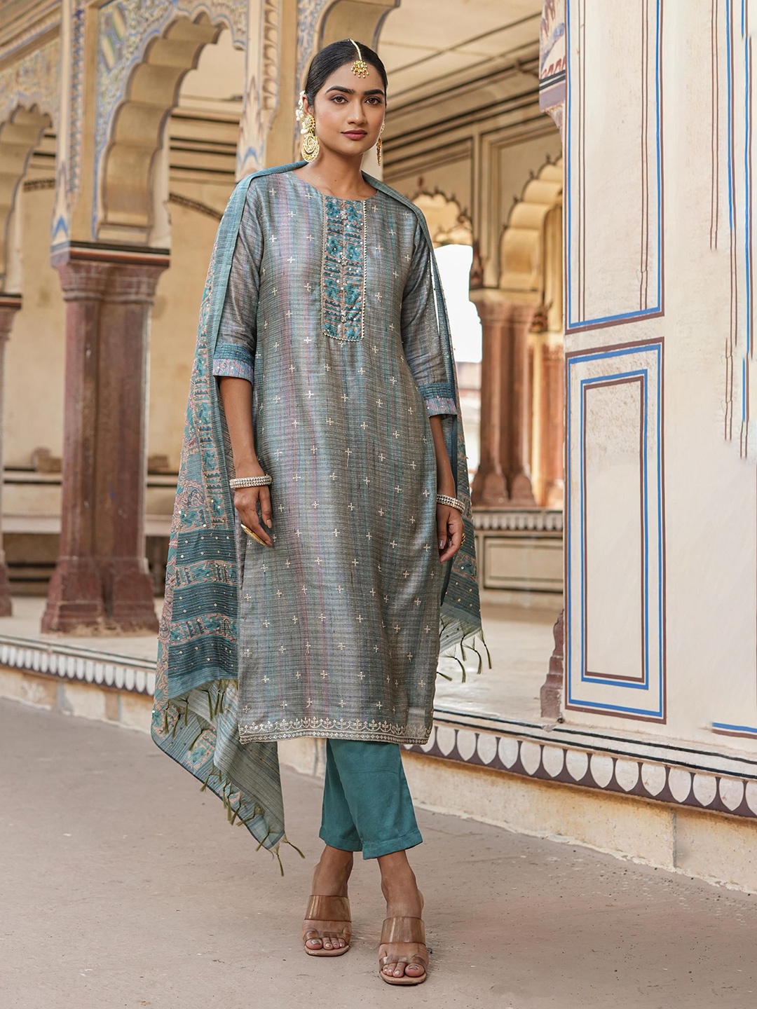 

SCAKHI Floral Embroidered Regular Sequinned Chanderi Silk Kurta With Trousers & Dupatta, Teal